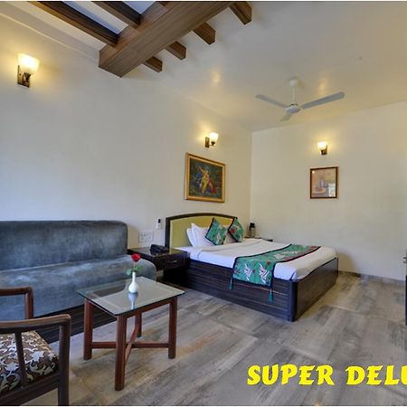 Hotel Karnavati Маунт Абу Екстериор снимка