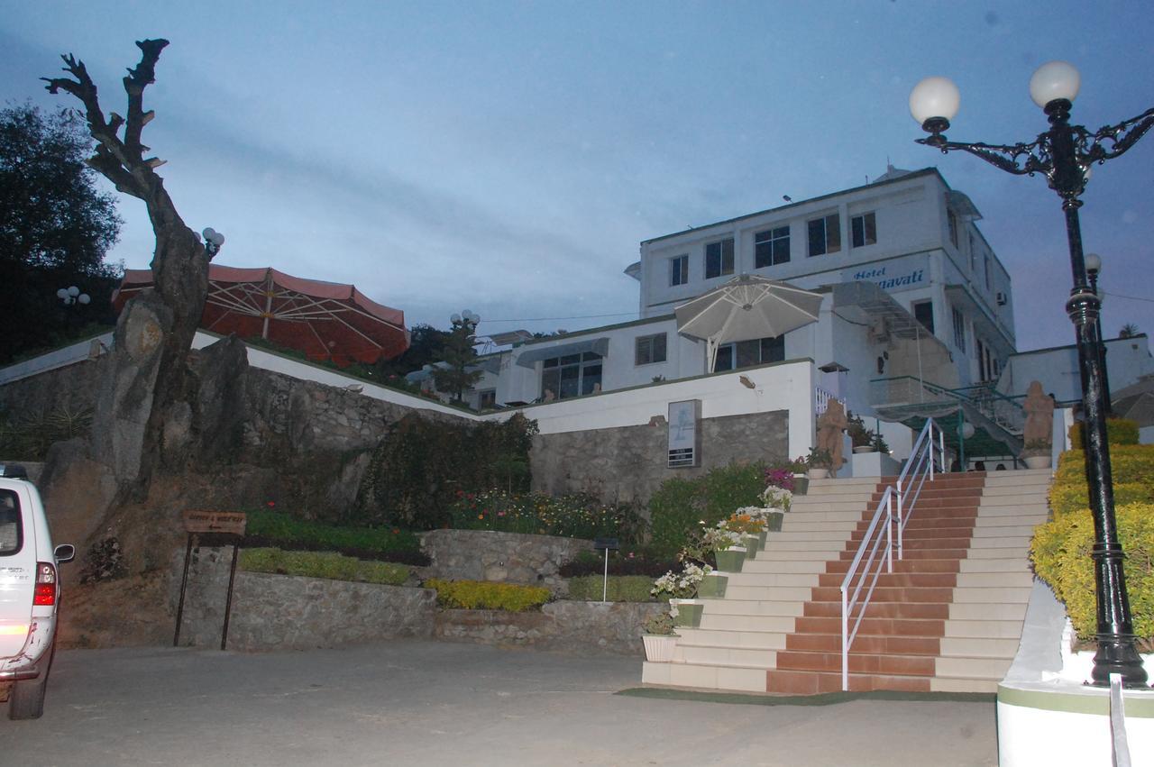 Hotel Karnavati Маунт Абу Екстериор снимка
