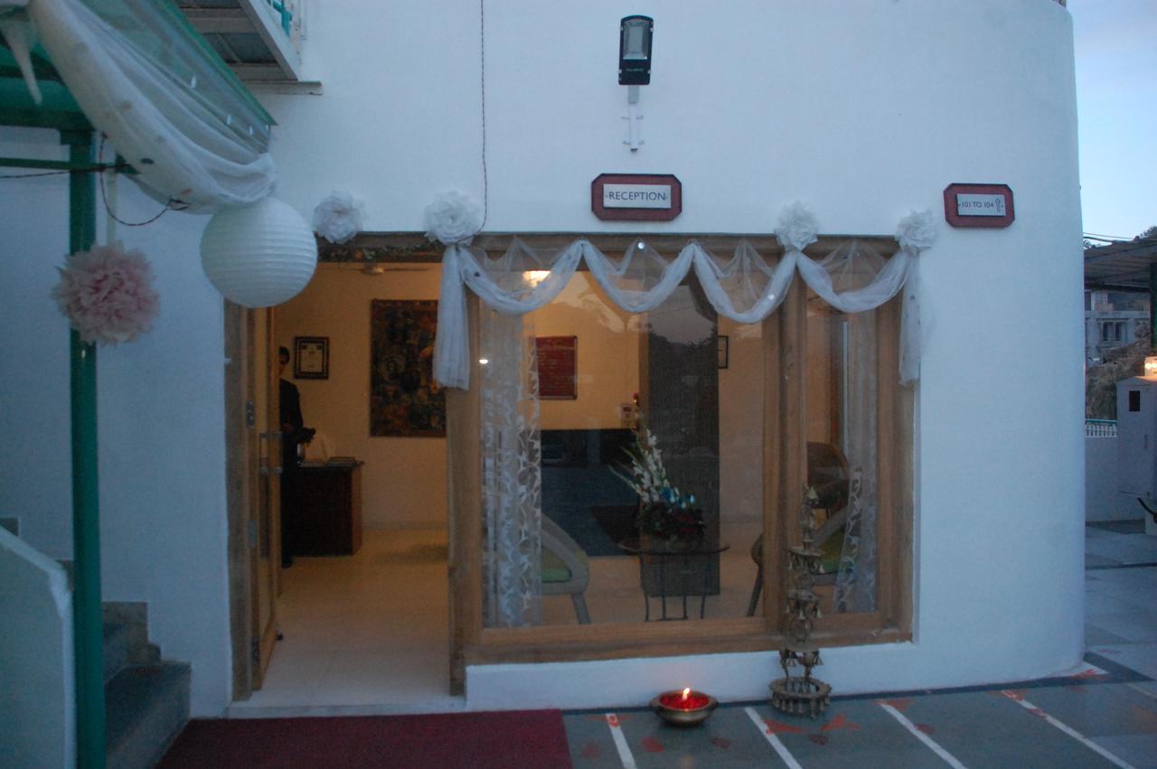 Hotel Karnavati Маунт Абу Екстериор снимка