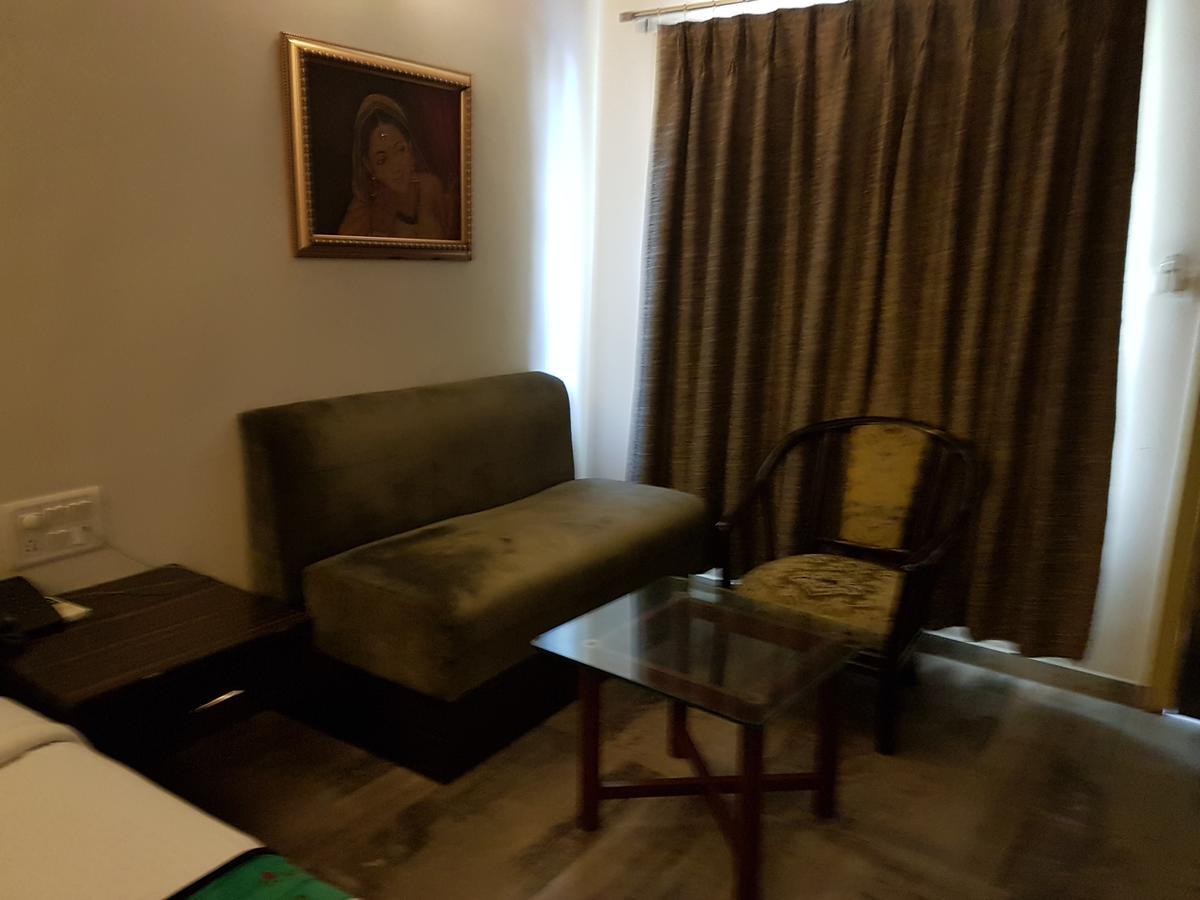 Hotel Karnavati Маунт Абу Екстериор снимка