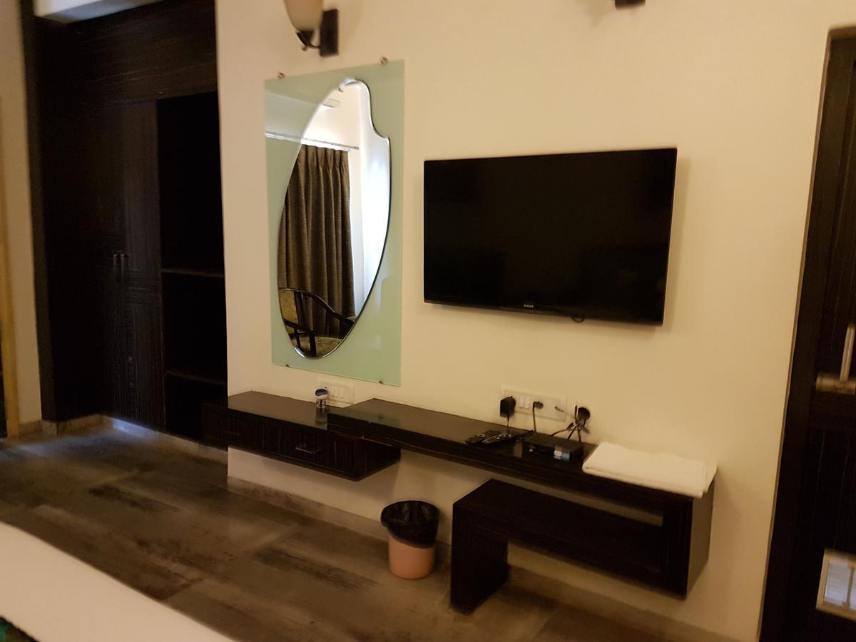 Hotel Karnavati Маунт Абу Екстериор снимка