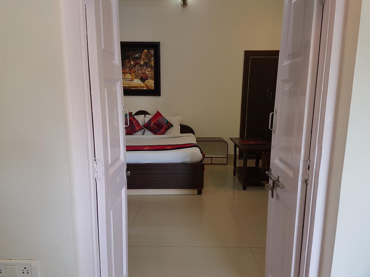 Hotel Karnavati Маунт Абу Екстериор снимка