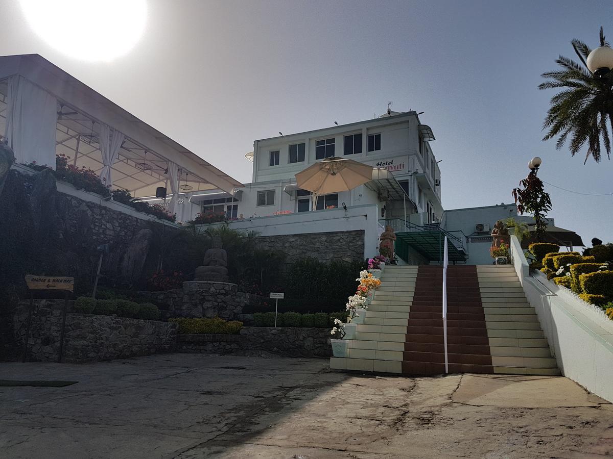 Hotel Karnavati Маунт Абу Екстериор снимка