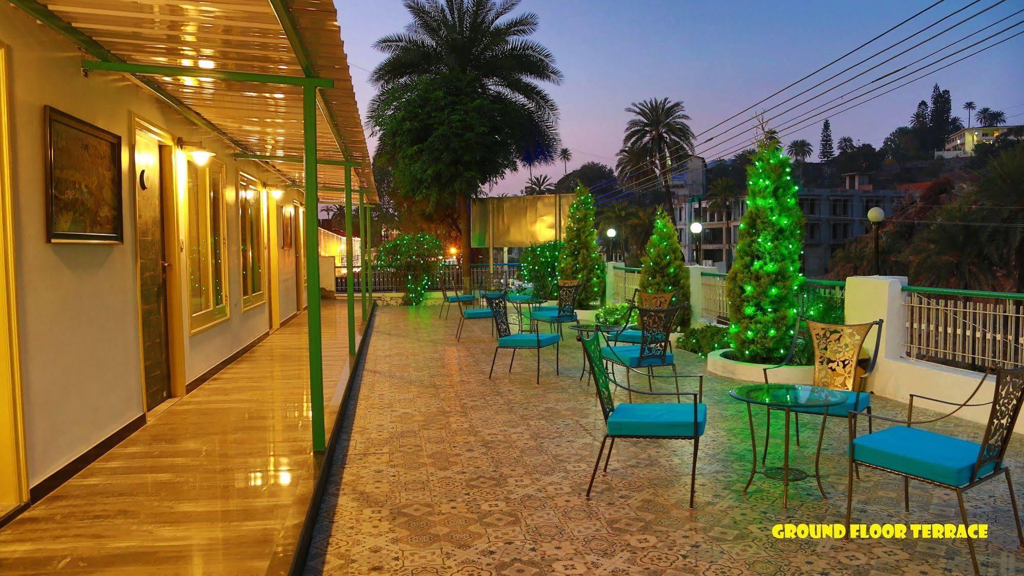 Hotel Karnavati Маунт Абу Екстериор снимка