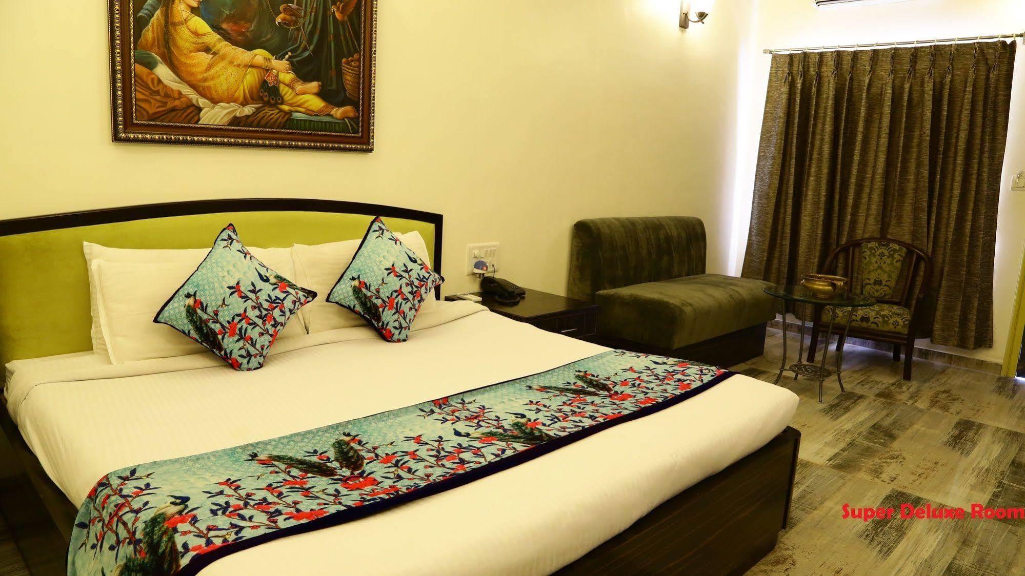 Hotel Karnavati Маунт Абу Екстериор снимка